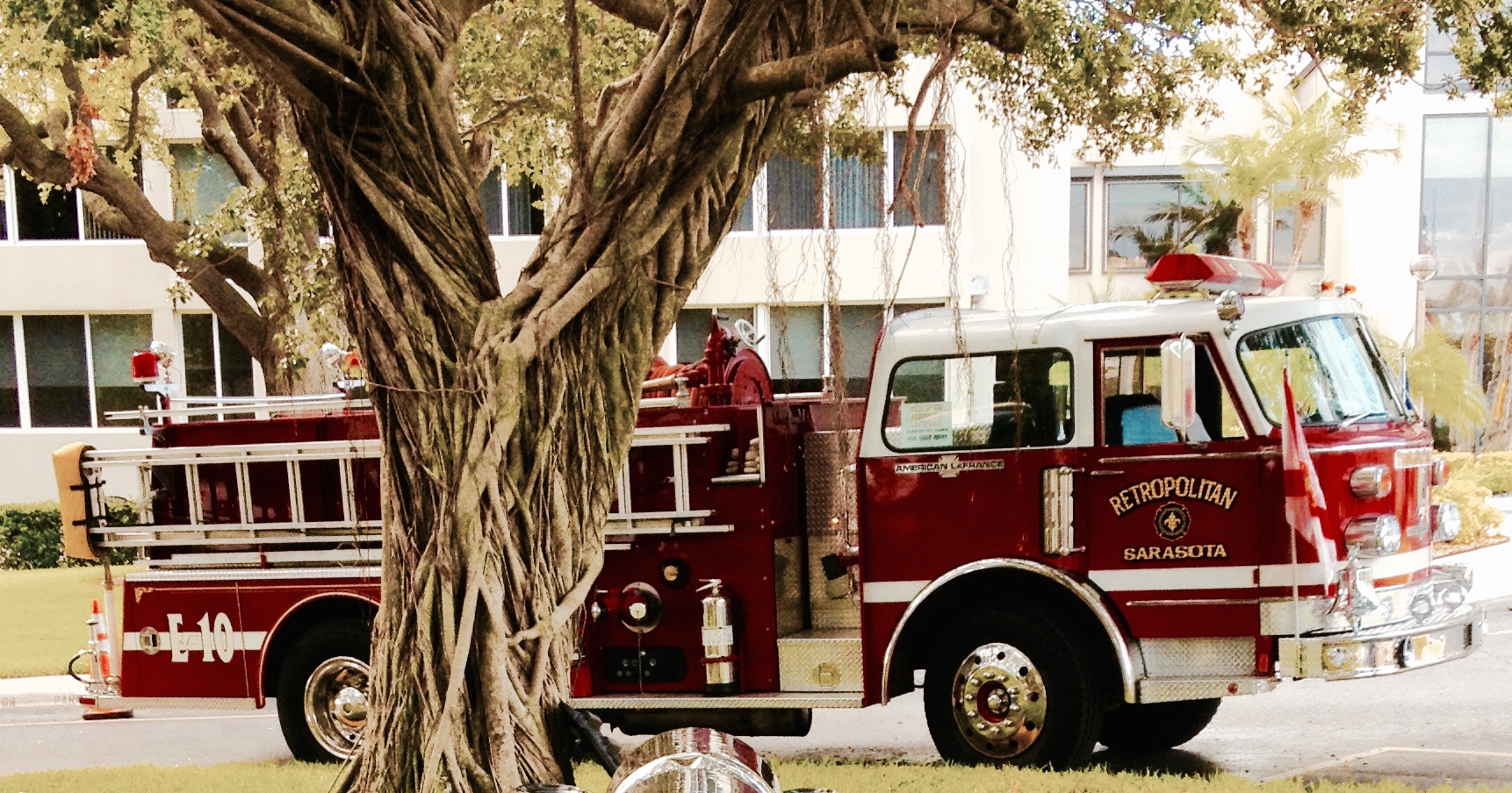 This was a very unique truck for me.  I purchased it from my fellow AACA member Bill Trier here in Venice, FL.  It was my first truck with an automatic transmission.  Here it's on display at Plymouth Harbor Retirement facility in the city
of Sarasota on the Ringling Causway.  It was a tribute to 9/11.